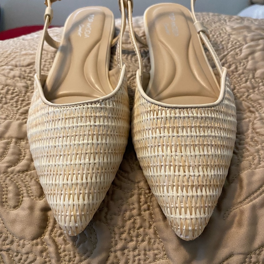 TOP Moda Women's Tan Pointed Slingback Flats - Picture 4 of 8